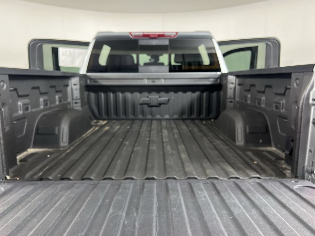 Certified 2026 Chevrolet Silverado 1500 High Country w/ Technology Package AWD/4WD image 26