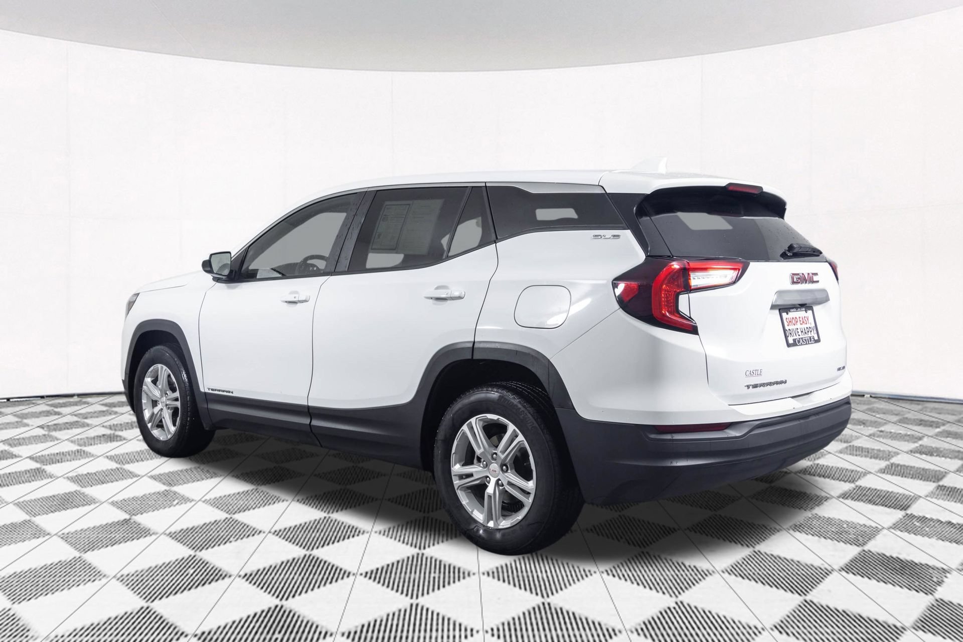 Used 2024 GMC Terrain SLE AWD/4WD image 13