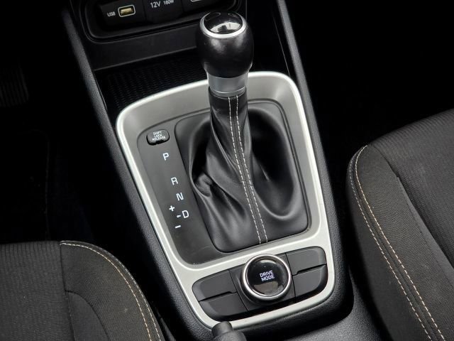 Used 2022 Hyundai Venue SEL FWD image 21