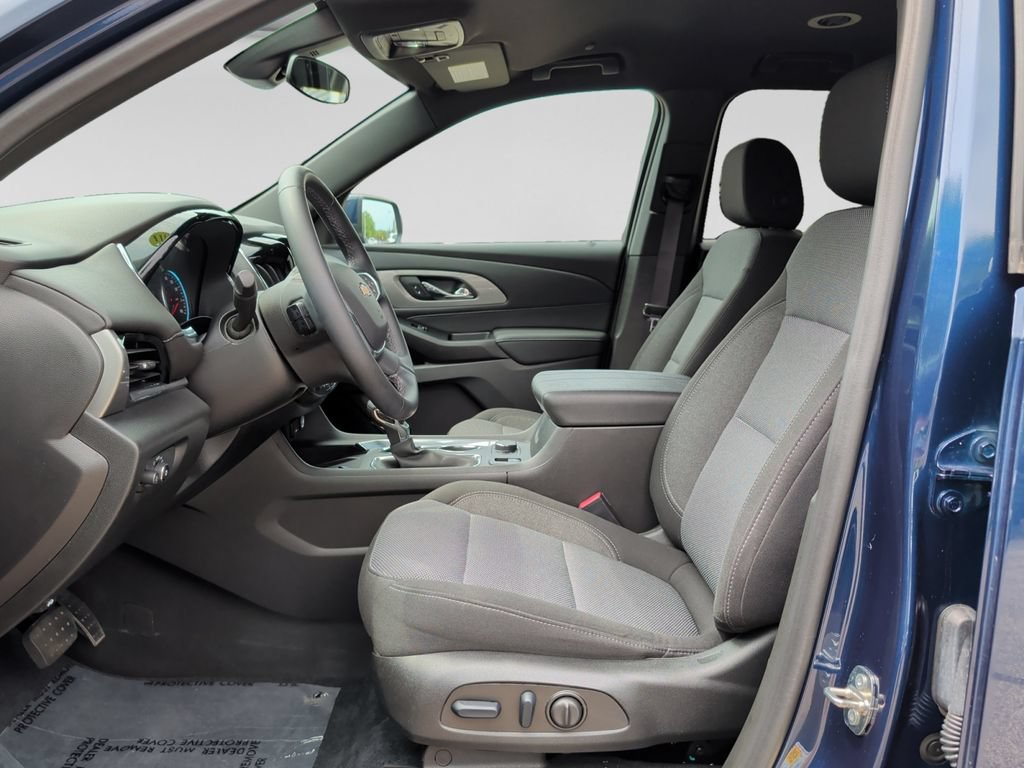 Used 2023 Chevrolet Traverse LT AWD/4WD image 16