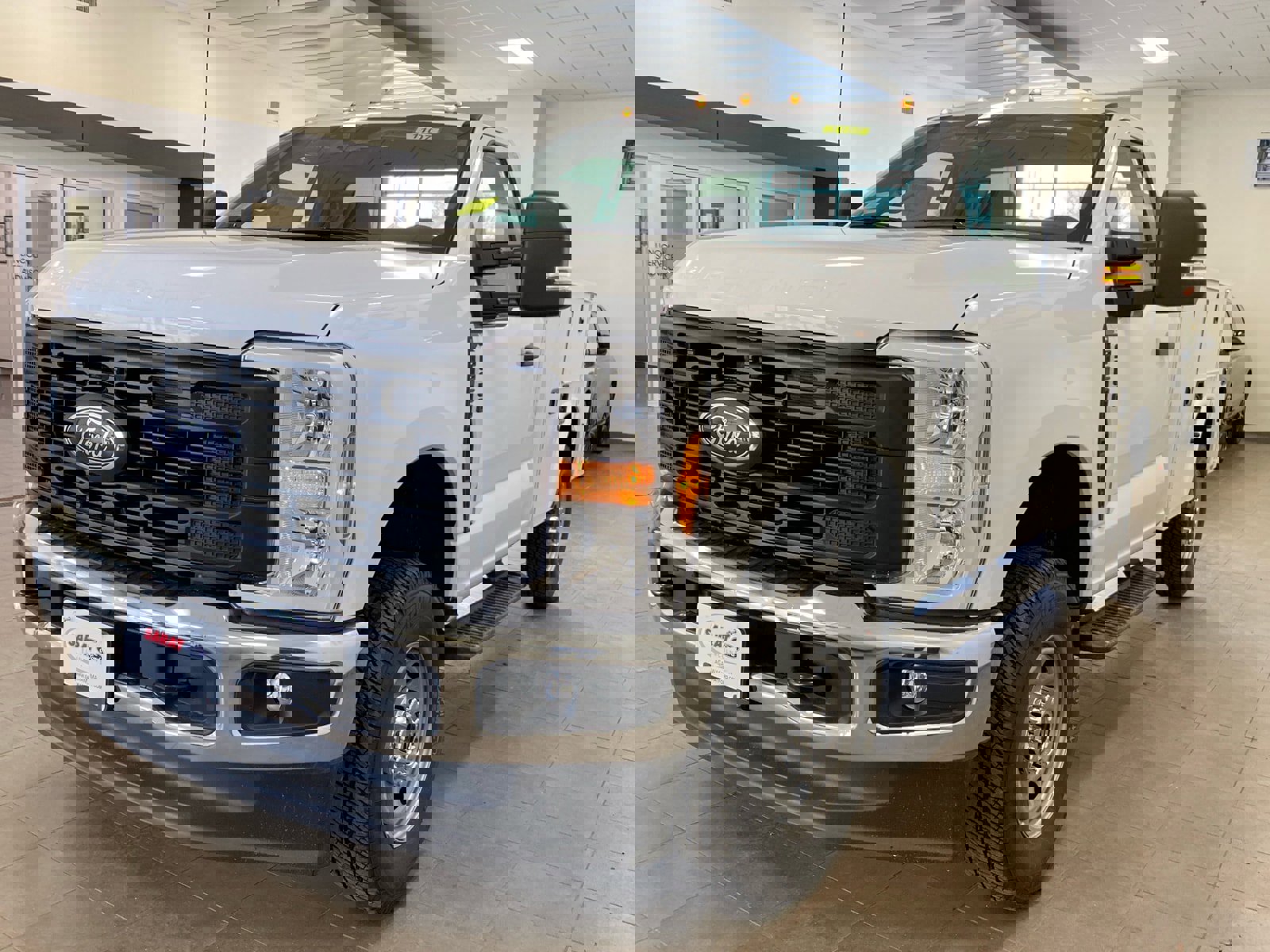 New 2026 Ford F250 XL w/ XL Chrome Package image 4