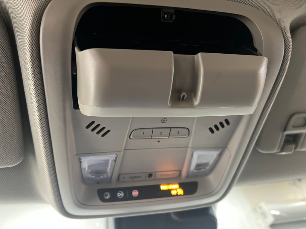 Used 2020 Cadillac XT4 Premium Luxury w/ Enhanced Visibility Package image 24