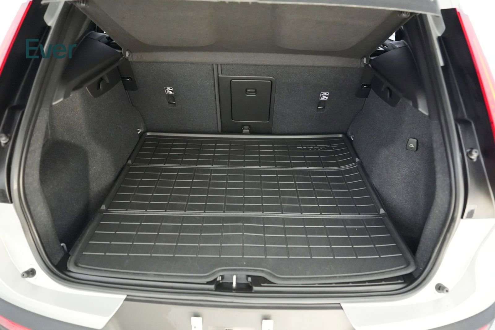 Used 2023 Volvo XC40 Recharge Ultimate AWD/4WD image 15