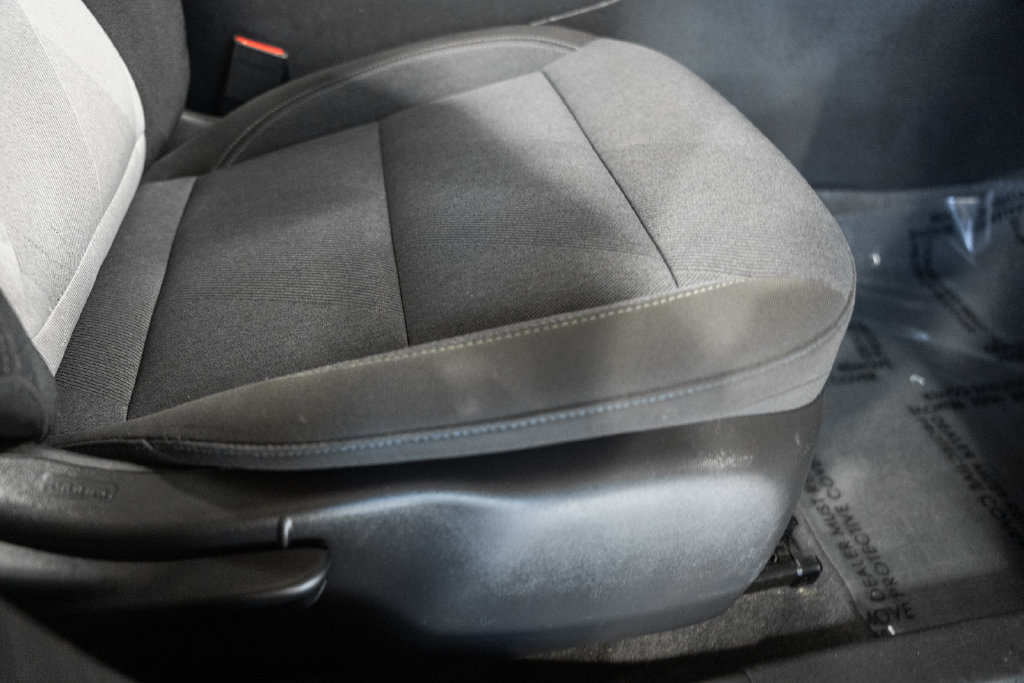 Used 2025 Chevrolet Trax LS FWD image 29