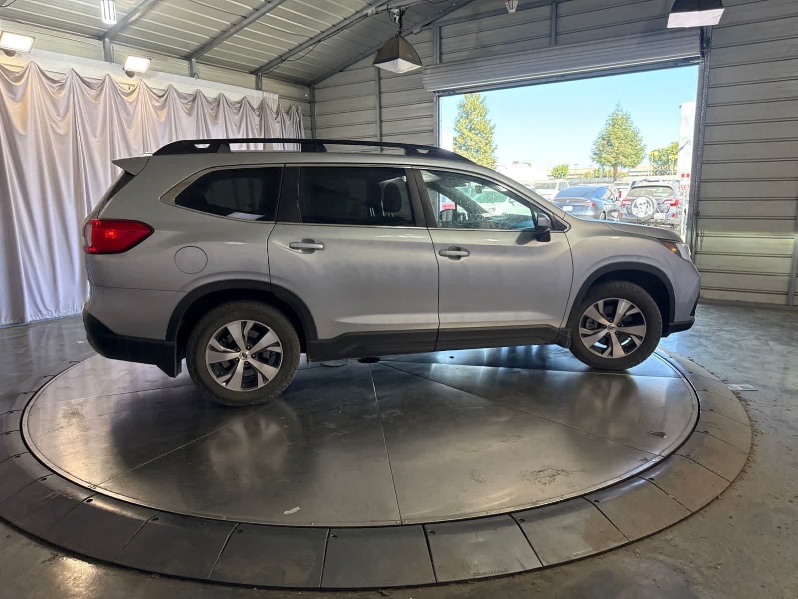 Used 2021 Subaru Ascent Premium w/ Convenience Package AWD/4WD image 3