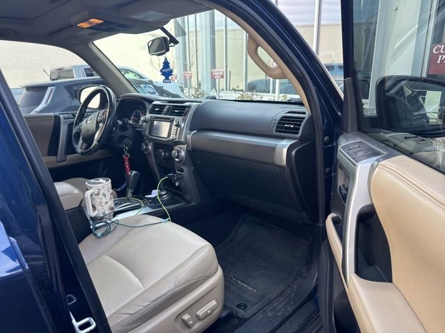 Used 2016 Toyota 4Runner SR5 Premium image 9