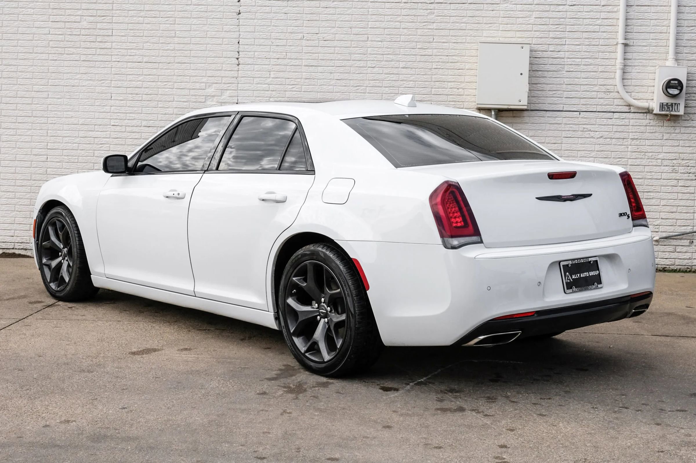 Used 2022 Chrysler 300 S RWD image 7