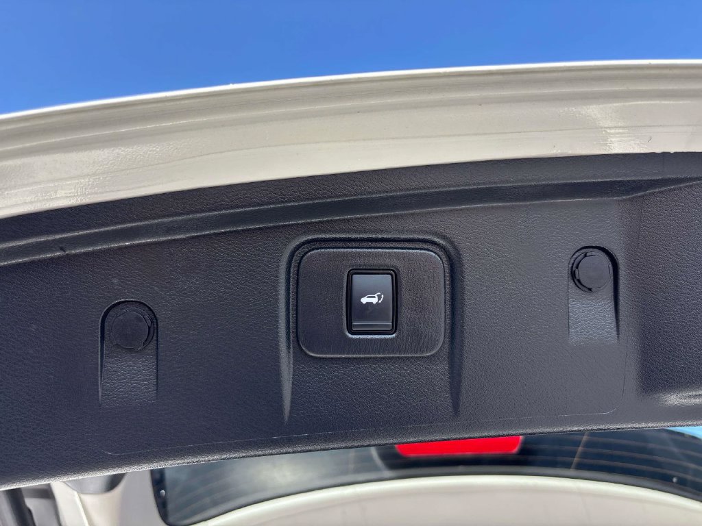 Used 2023 Nissan Murano SL w/ SL Moonroof Package AWD/4WD image 17