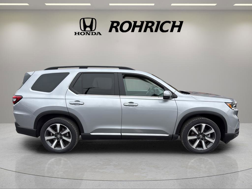 Used 2023 Honda Pilot Elite image 4
