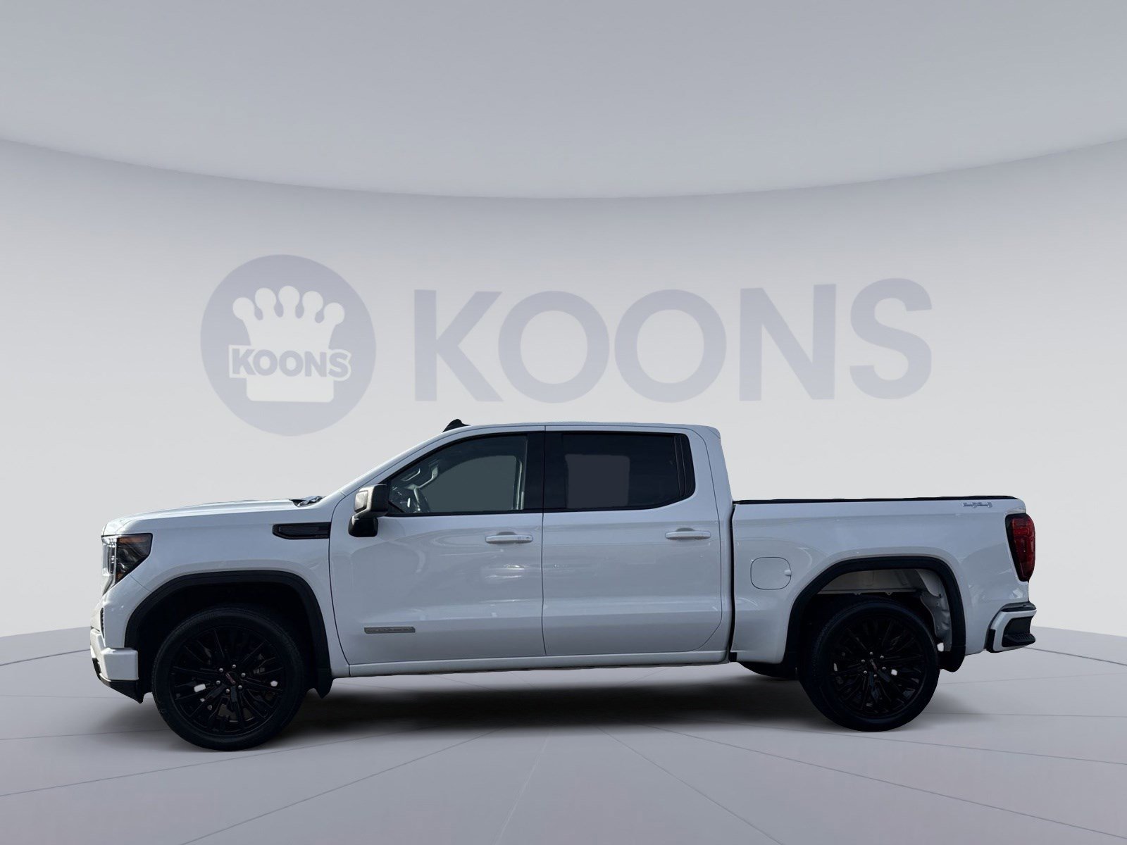 Used 2024 GMC Sierra 1500 Elevation image 2