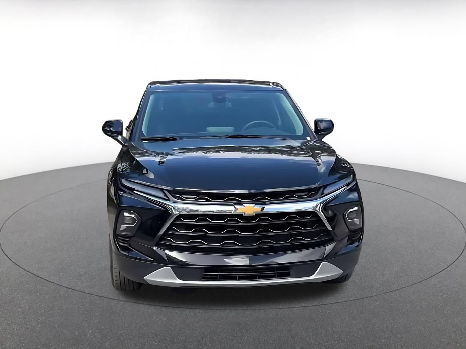 Used 2026 Chevrolet Blazer LT FWD image 4