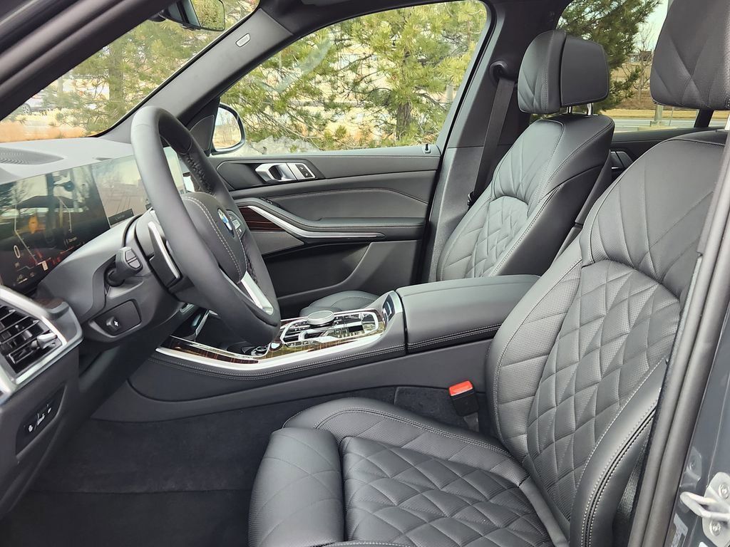 New 2026 BMW X5 xDrive50e w/ Climate Comfort Package AWD/4WD image 10