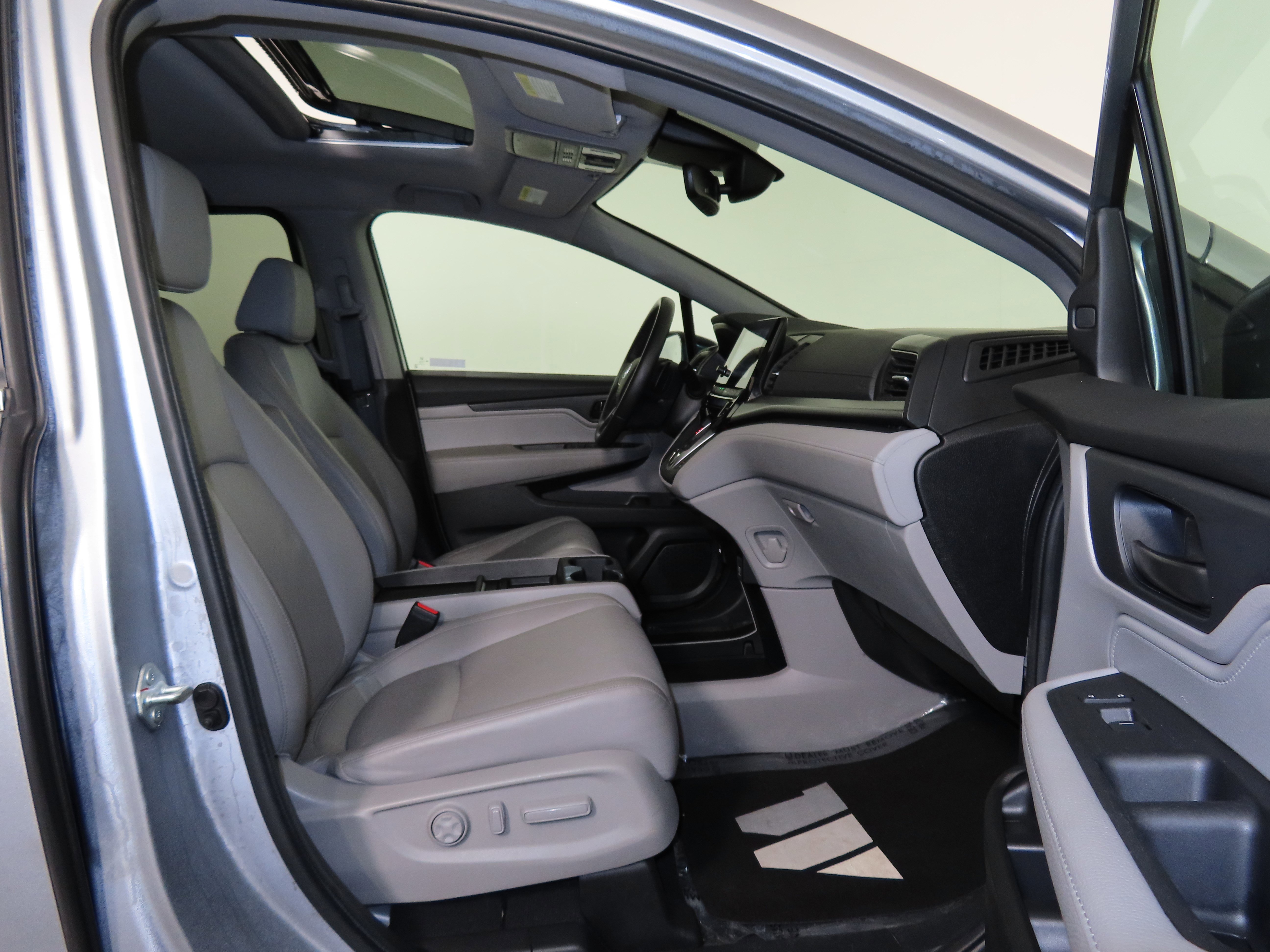 Used 2024 Honda Odyssey EX-L image 32