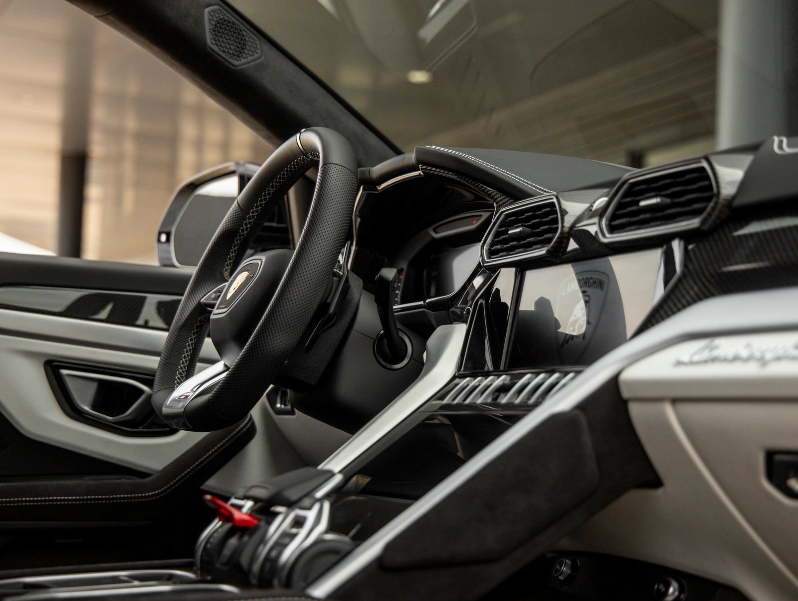 Used 2024 Lamborghini Urus S AWD/4WD image 49