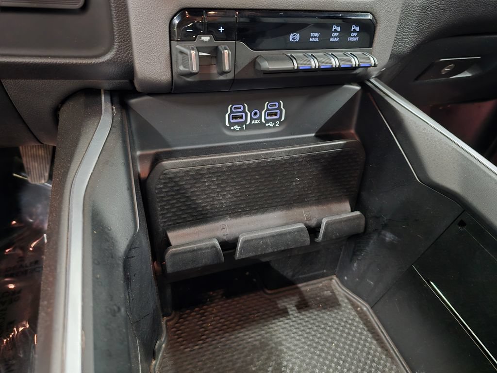 Certified 2024 RAM 2500 Big Horn w/ Off Road Package AWD/4WD image 29