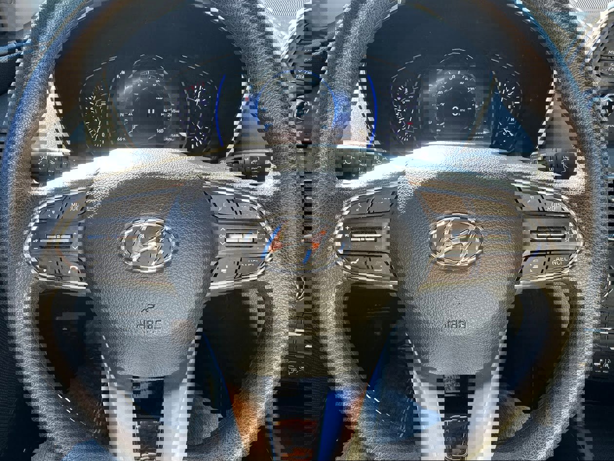 Used 2019 Hyundai Santa Fe SEL image 13