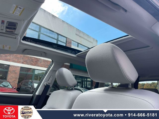 Used 2017 Subaru Forester 2.5i Premium w/ All-Weather Package AWD/4WD image 20