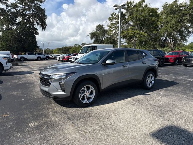 New 2026 Chevrolet Trax LS w/ LS Convenience Package FWD image 2