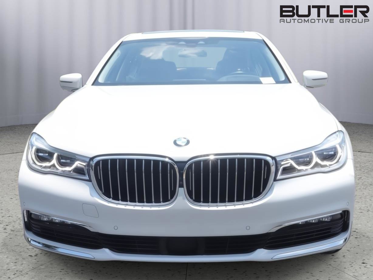 Used 2018 BMW 750i RWD image 2