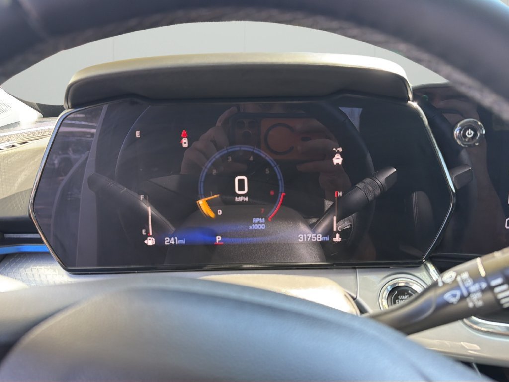 Used 2025 Chevrolet Trax LT w/ LT Convenience Package FWD image 12