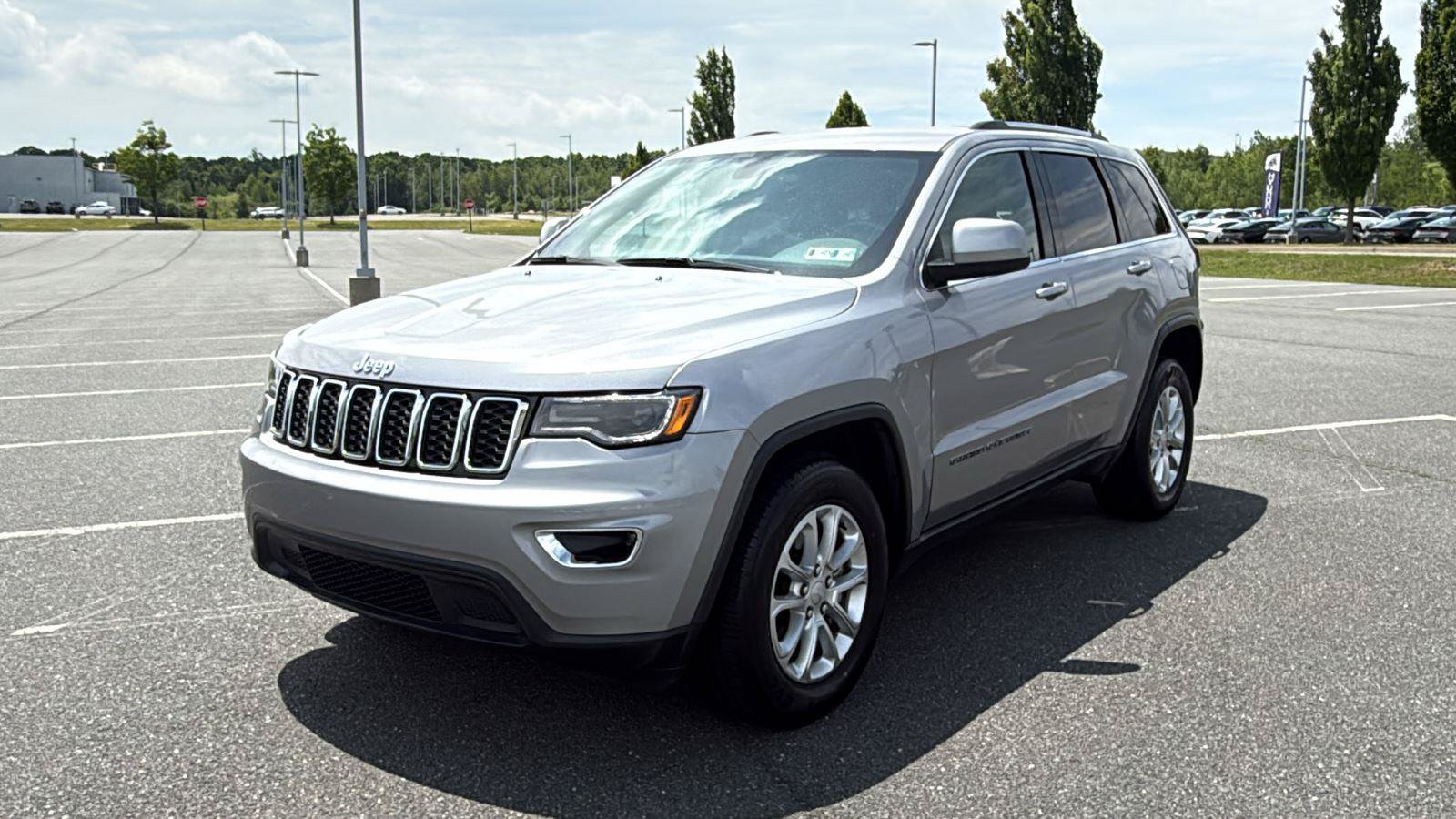 Used 2021 Jeep Grand Cherokee Laredo X AWD/4WD image 14