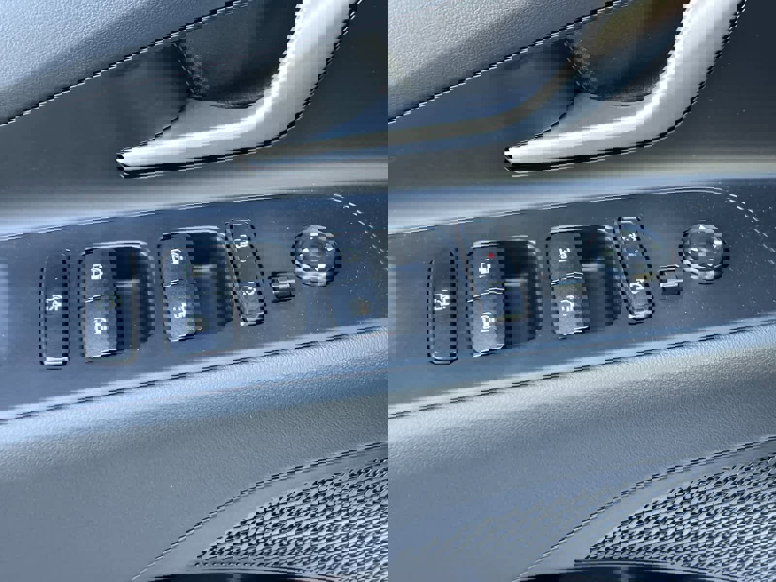 New 2025 Hyundai Elantra Blue image 13