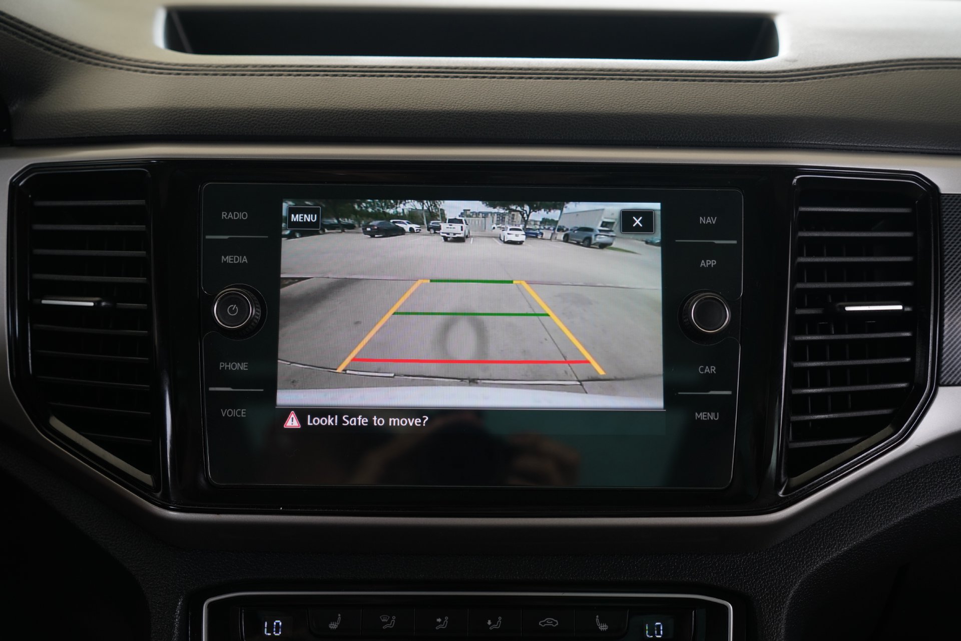 Used 2020 Volkswagen Atlas Cross Sport SEL w/ Cross Sport MDO Package FWD image 15