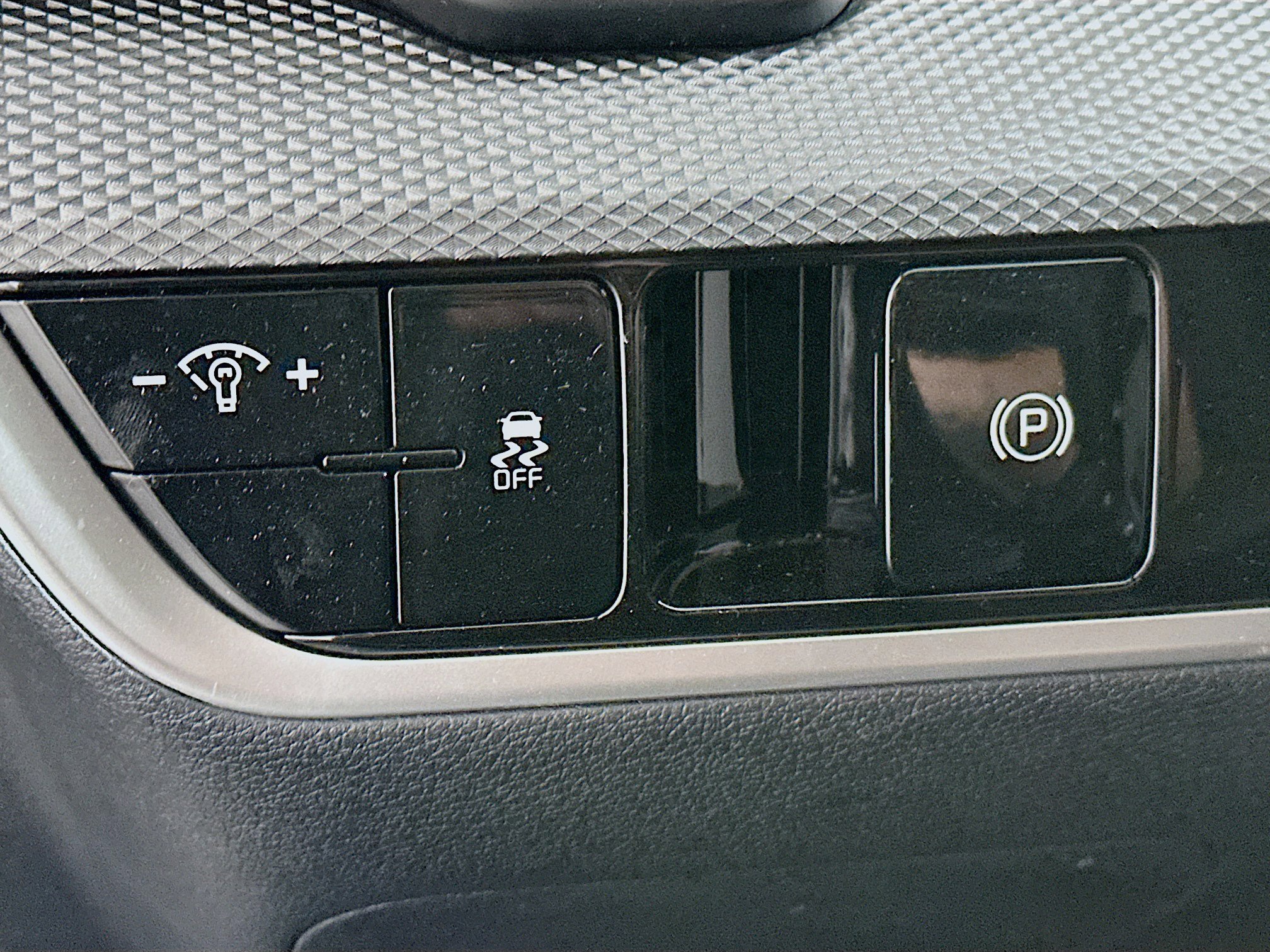 Used 2025 Kia Sportage LX image 17