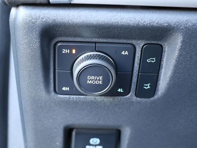 Used 2025 Ford Expedition Active AWD/4WD image 30