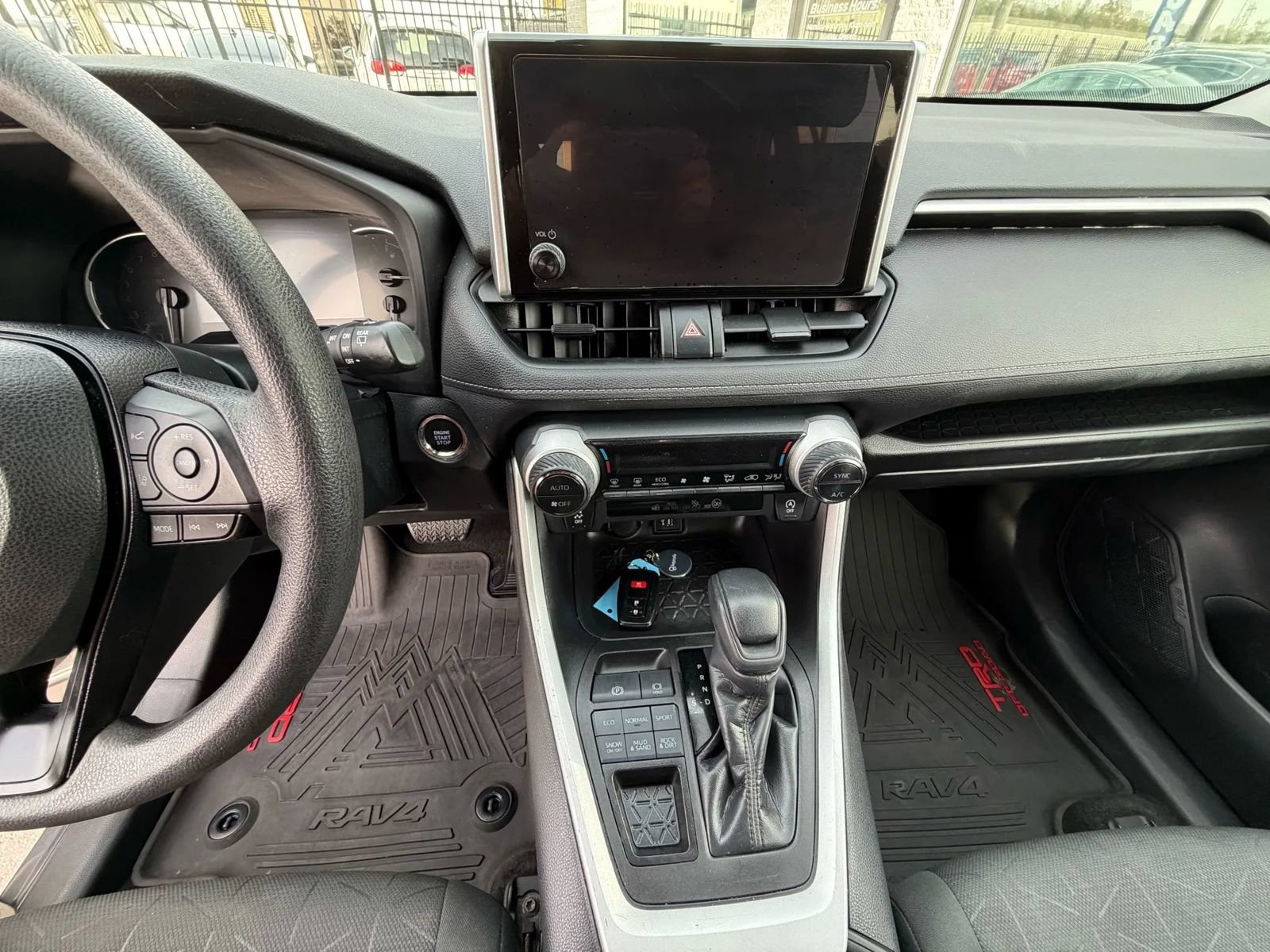 Used 2023 Toyota RAV4 XLE AWD/4WD image 21