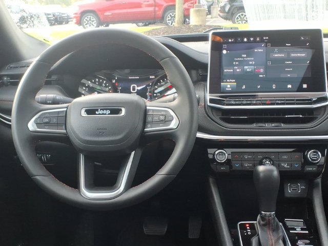 Certified 2025 Jeep Compass Trailhawk w/ Sun & Sound Group AWD/4WD image 10