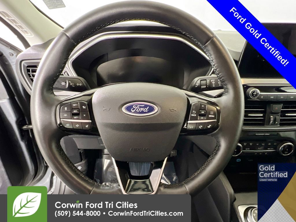 Used 2022 Ford Escape Titanium w/ Class II Trailer Tow Package image 8