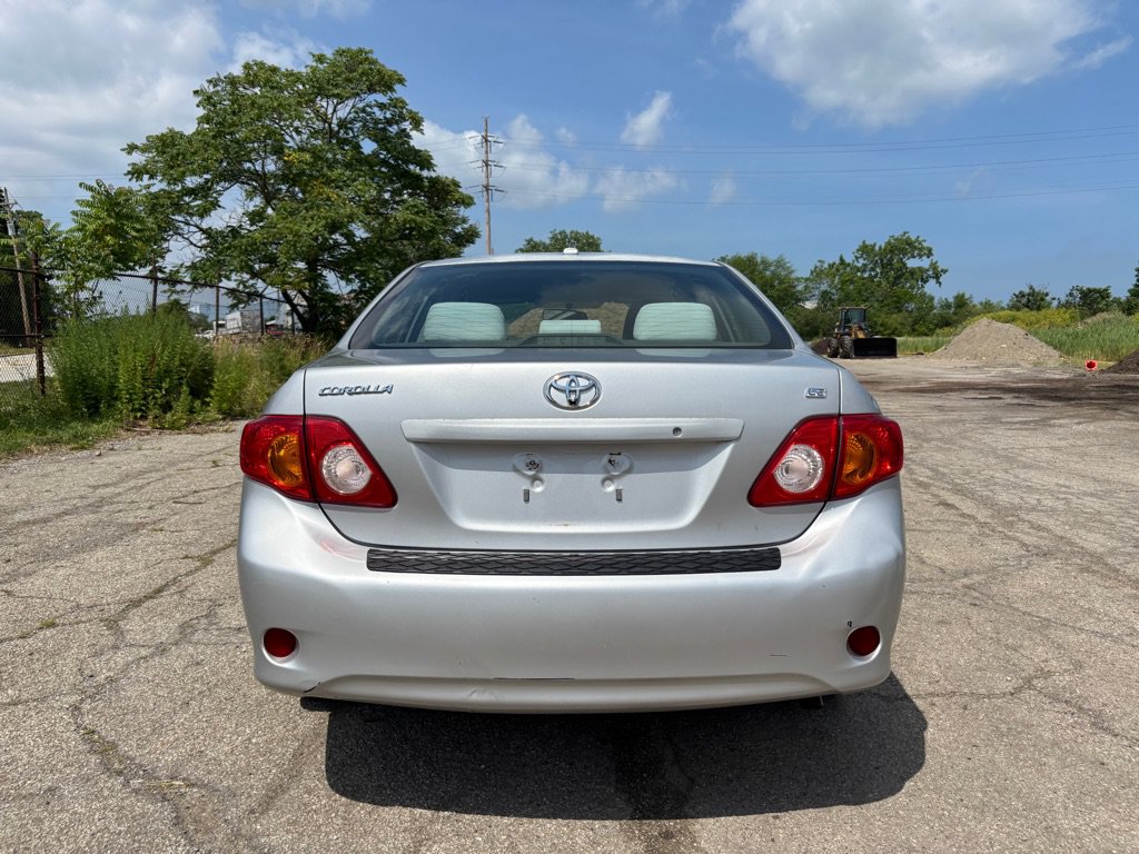 Used 2009 Toyota Corolla FWD image 3