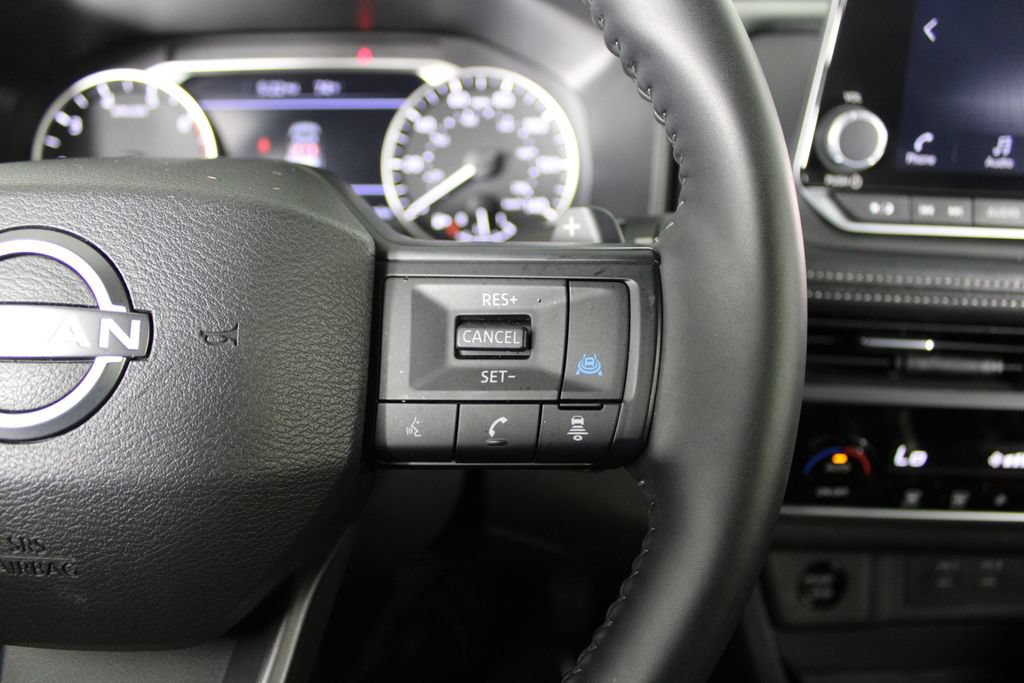 Certified 2025 Nissan Rogue SV FWD image 26