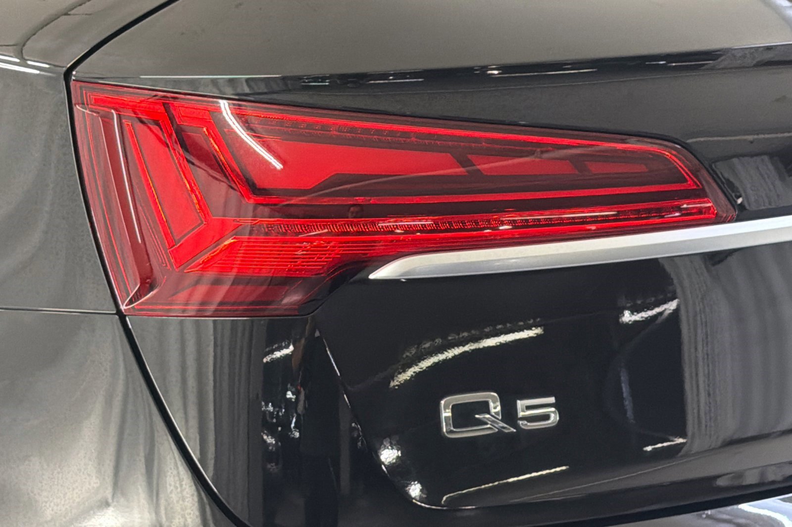 Used 2023 Audi Q5 2.0T Premium AWD/4WD image 12