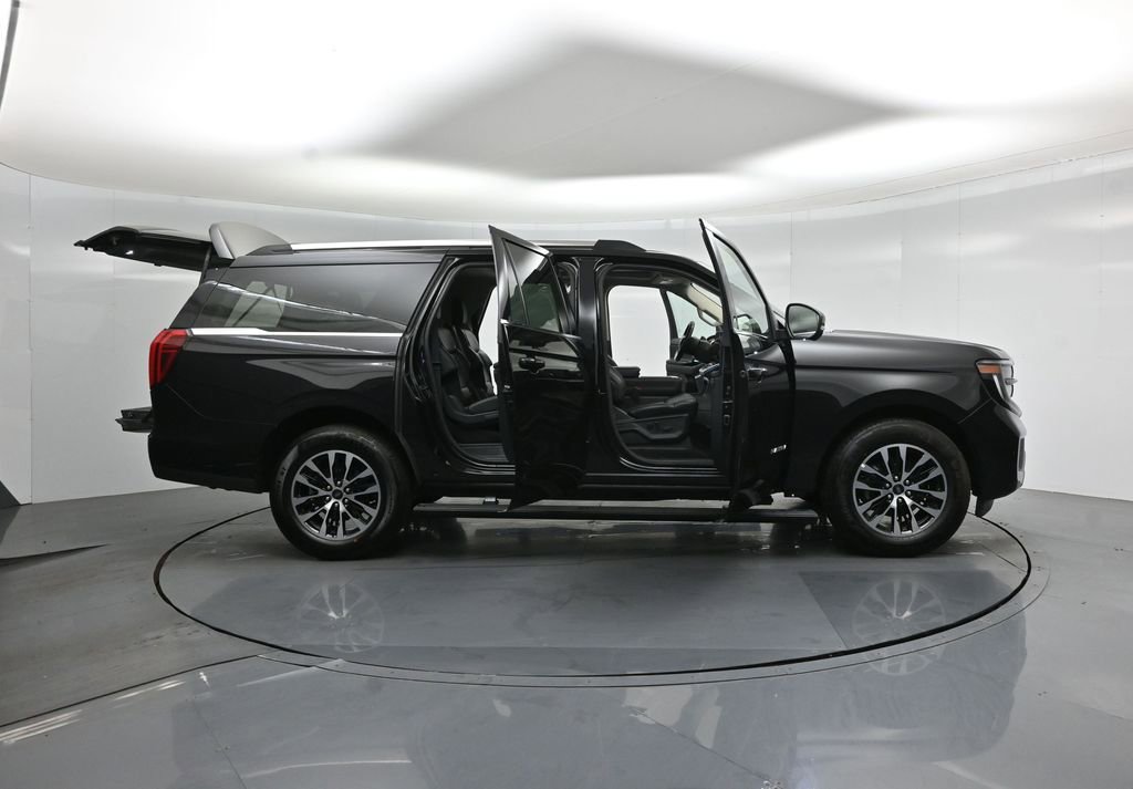 Certified 2025 Ford Expedition Max Platinum AWD/4WD image 5
