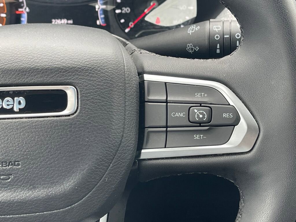 Used 2024 Jeep Compass Latitude image 16