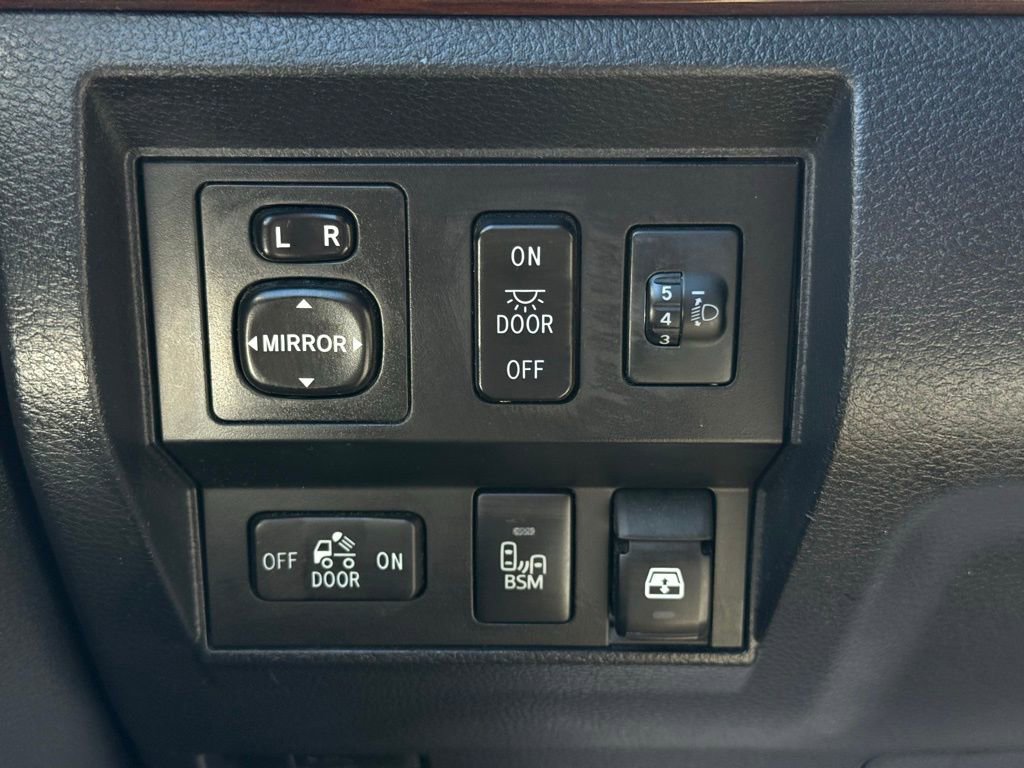 Used 2016 Toyota Tundra Limited image 25