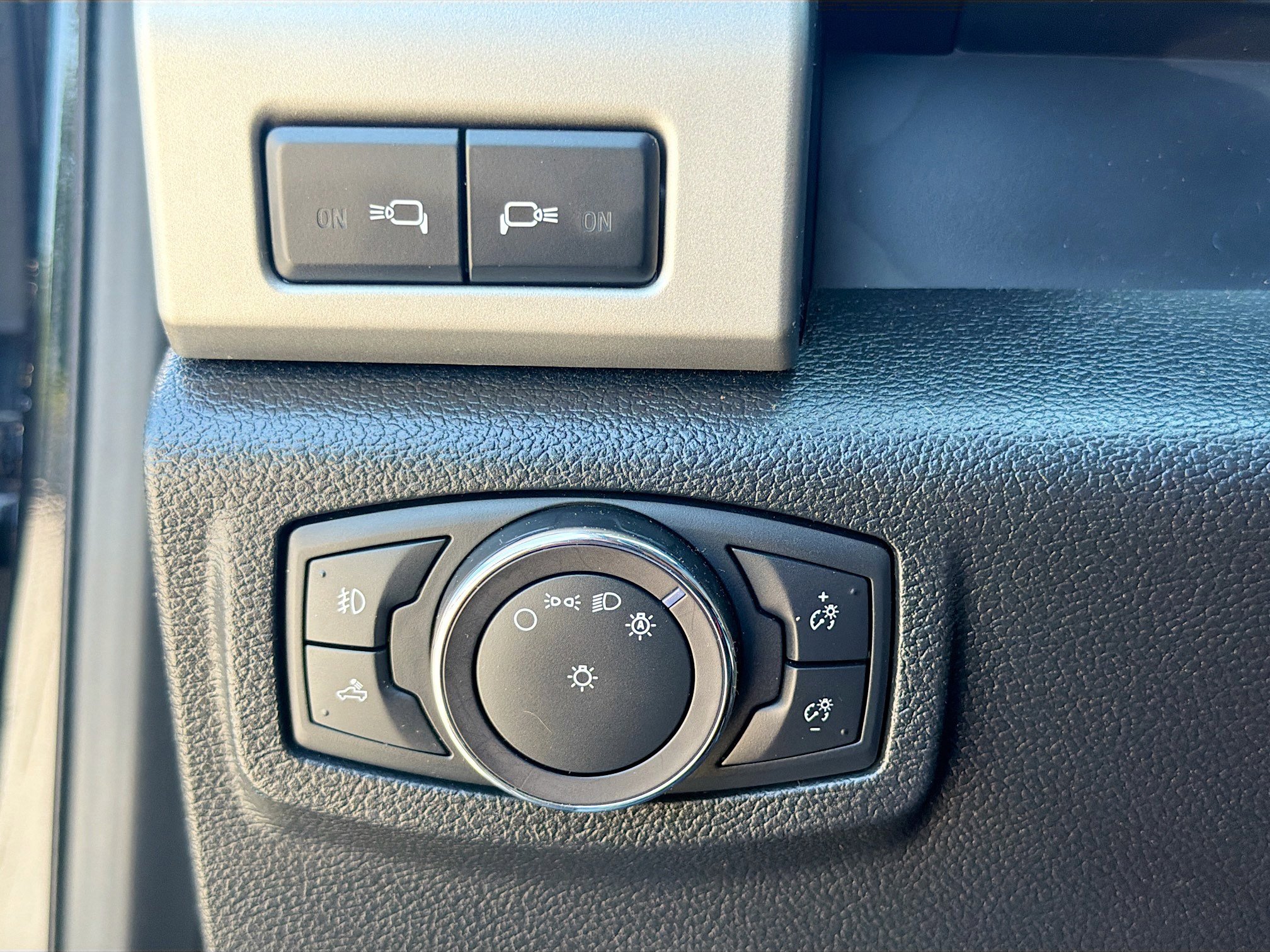 Used 2019 Ford F250 Lariat w/ Lariat Ultimate Package AWD/4WD image 34