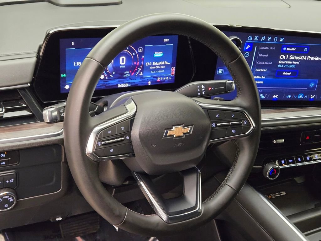 Used 2025 Chevrolet Suburban LT AWD/4WD image 34