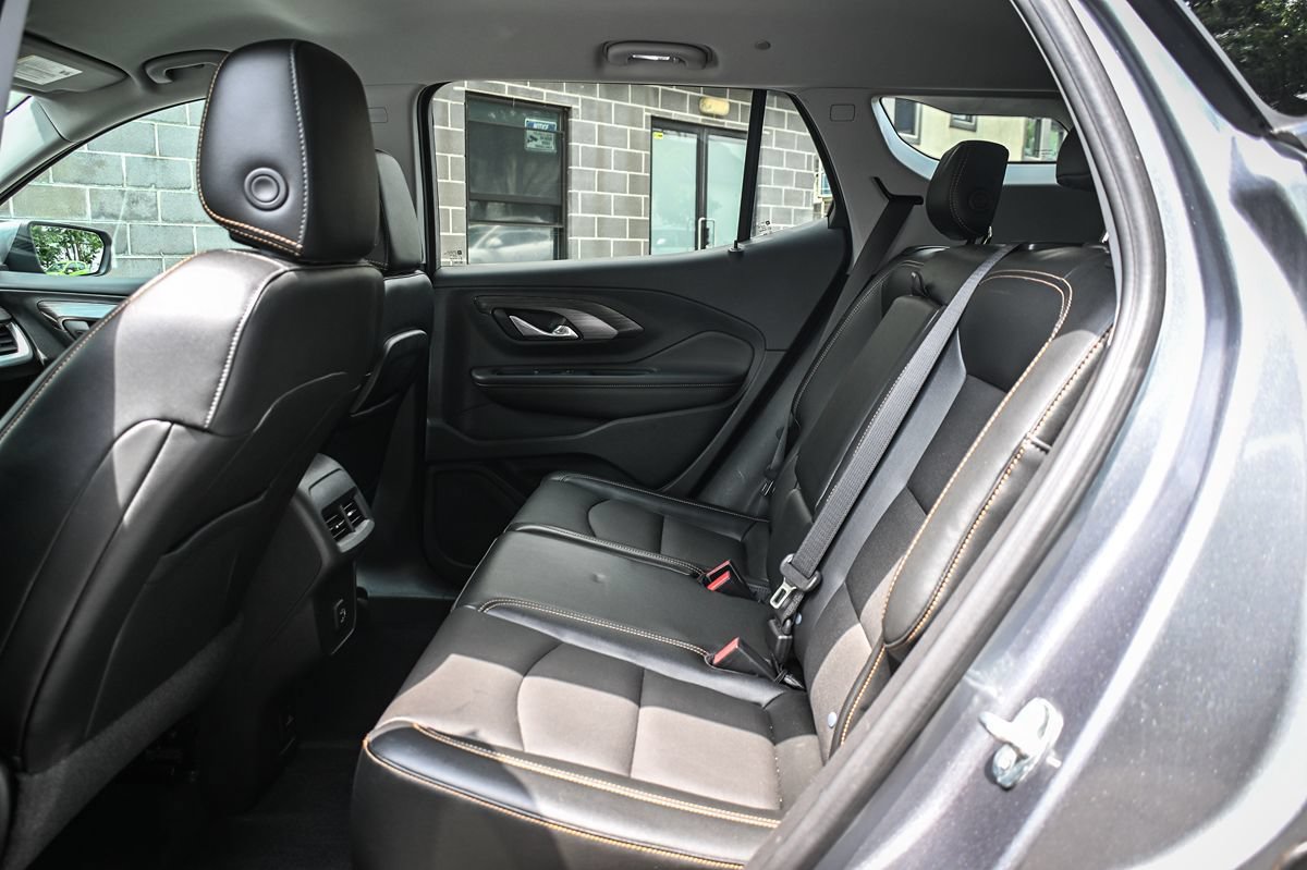 Used 2020 GMC Terrain SLT w/ Preferred Package AWD/4WD image 14