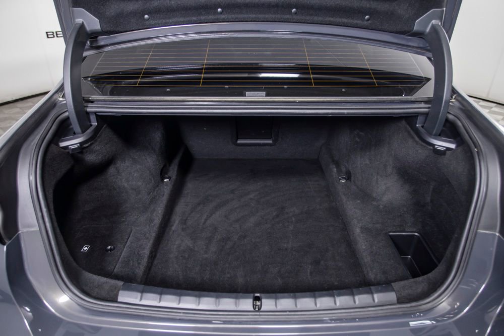 Used 2023 BMW 740i w/ Executive Package RWD image 9