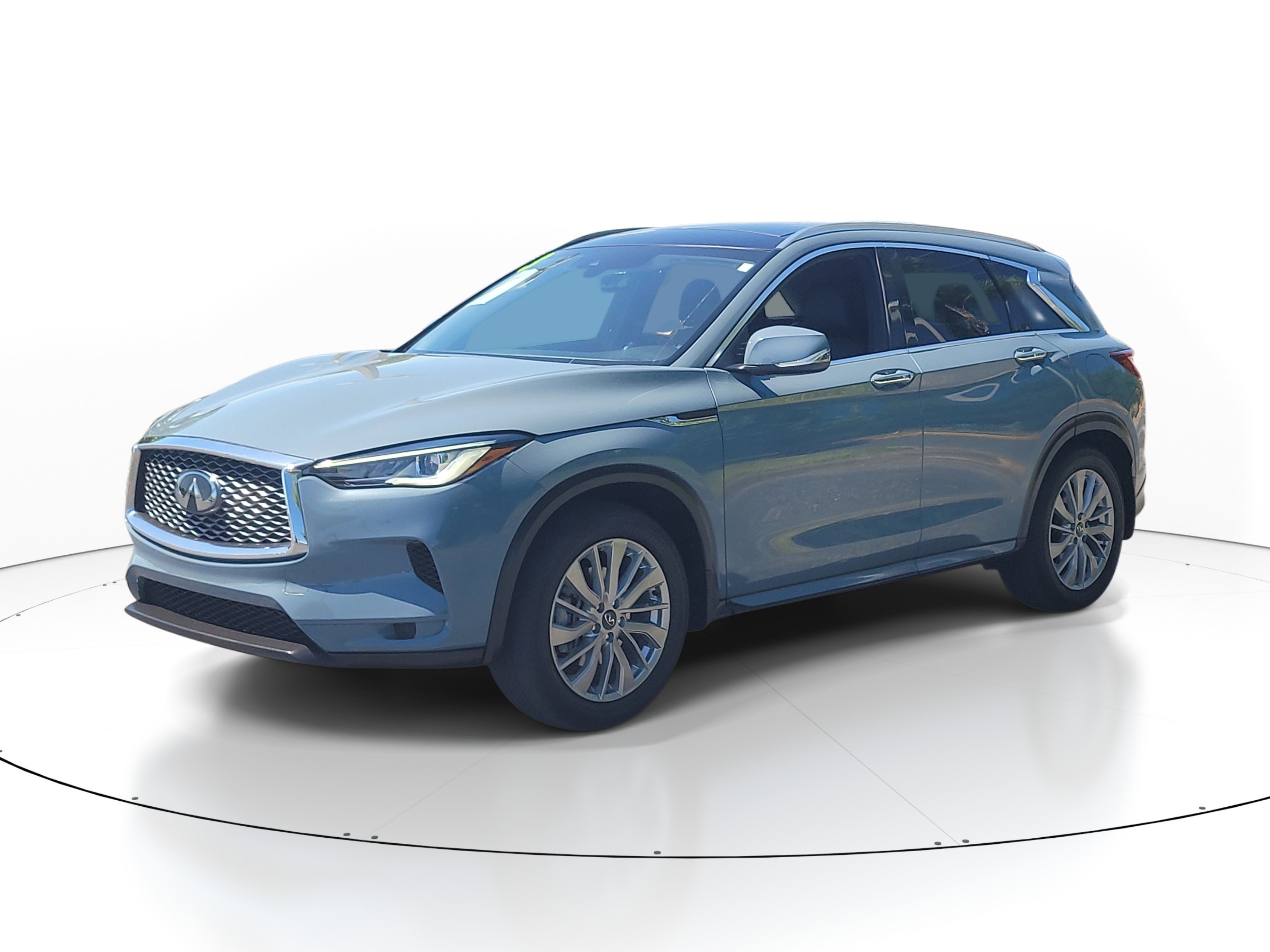 Used 2023 INFINITI QX50 Luxe FWD image 3