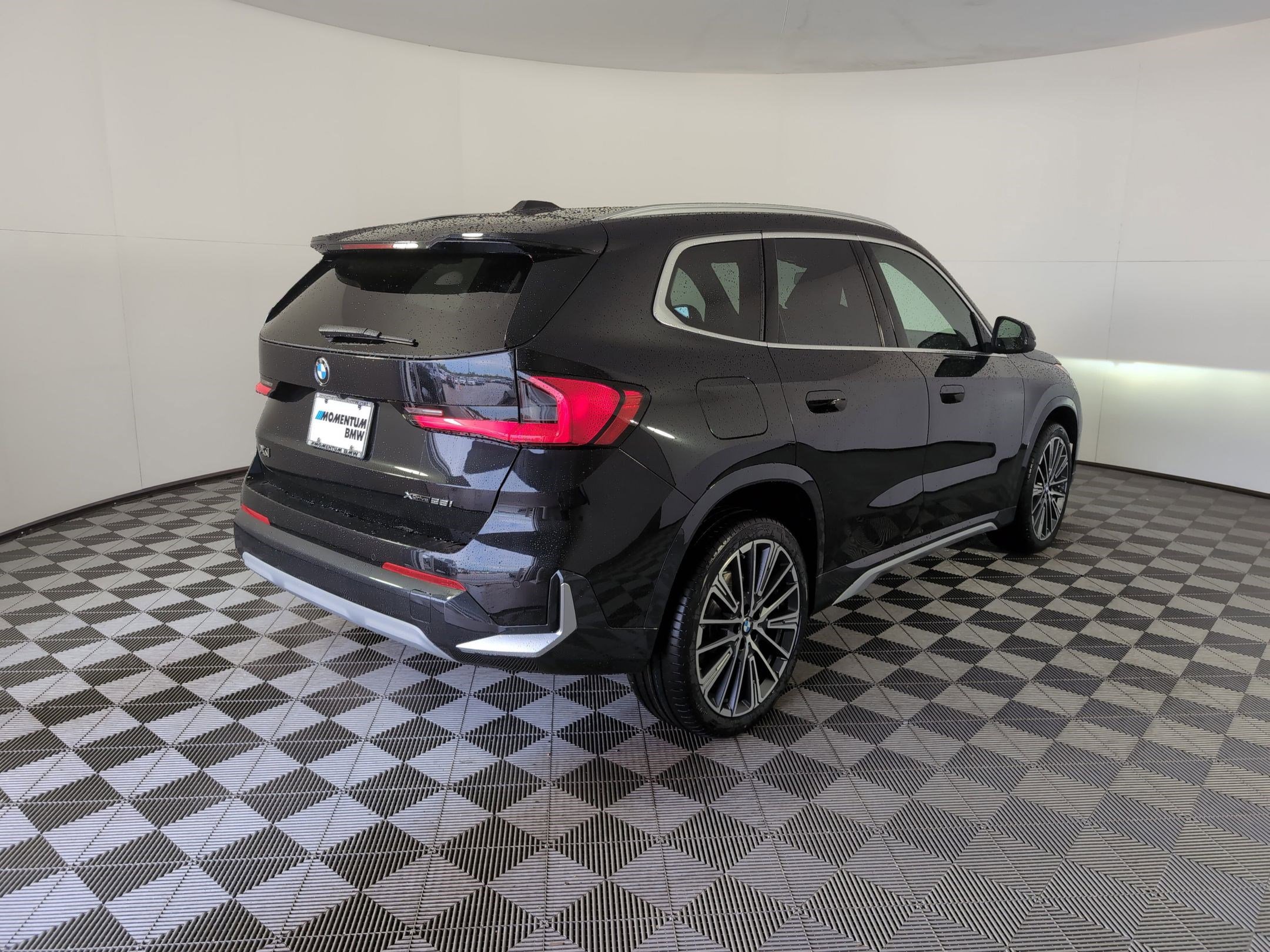 Used 2025 BMW X1 xDrive28i w/ Premium Package AWD/4WD image 6