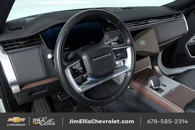 Used 2024 Land Rover Range Rover SE image 4