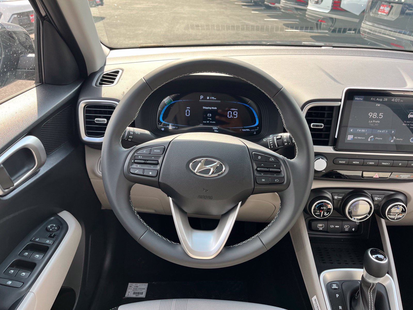 New 2026 Hyundai Venue SEL FWD image 7