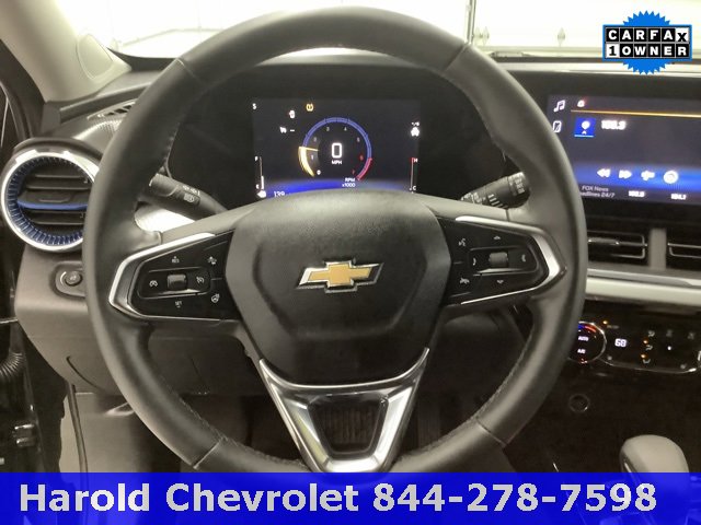 Used 2025 Chevrolet Trax LT w/ LT Convenience Package image 16