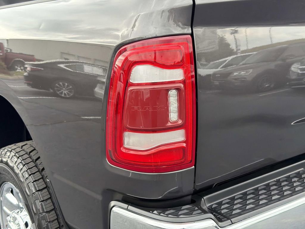 Used 2024 RAM 2500 Tradesman w/ Chrome Appearance Group AWD/4WD image 12