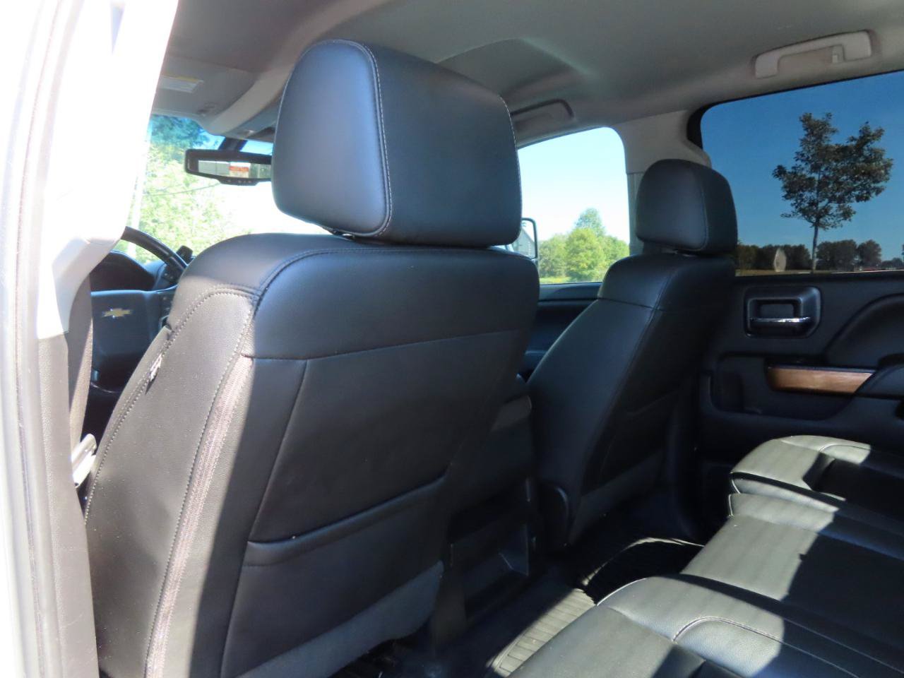 Used 2019 Chevrolet Silverado 2500 LTZ w/ Duramax Plus Package AWD/4WD image 44