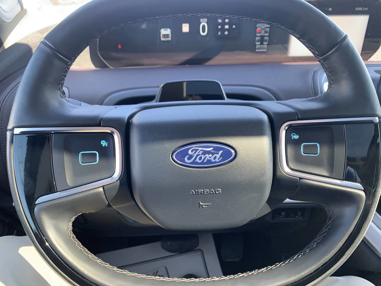 Used 2025 Ford Expedition Platinum w/ Platinum Ultimate Package image 12